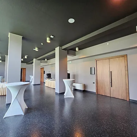 Iaki Conference & Hotel