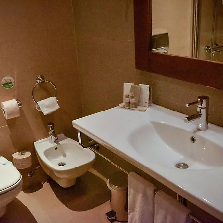 Hotel Iaki Conference & 4*