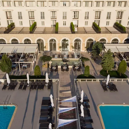 Iaki Conference & Hotel