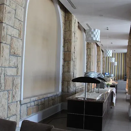 Iaki Conference & Hotel 4*